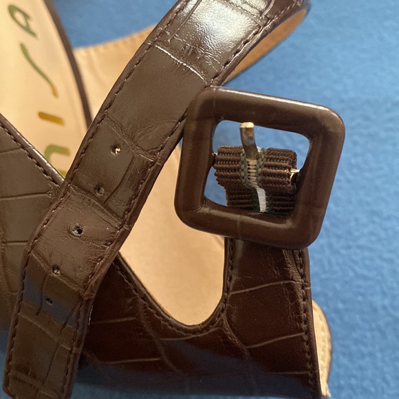 New very classic and elegant shoes with 4” heels by Unisa size 9 - Picture 7 of 16